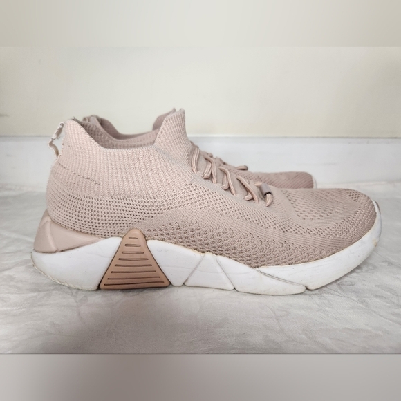 Sketchers pink A-line runners - Picture 3 of 12